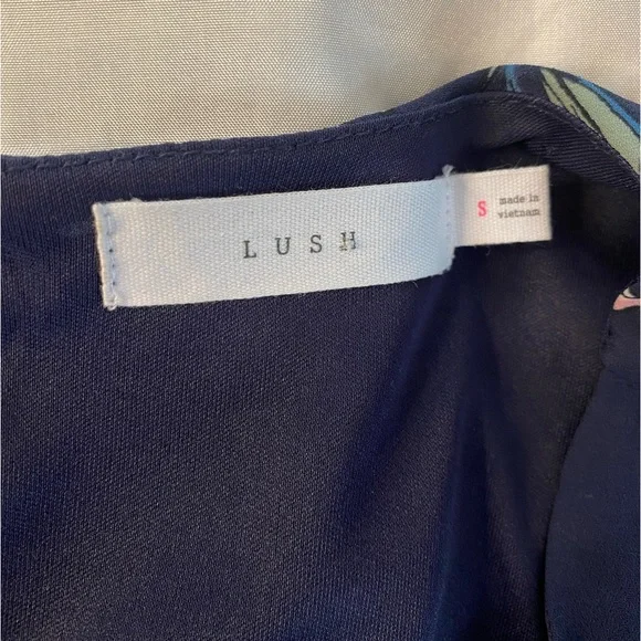 Lush Size Small floral long sleeve mini dress. Used - Picture 7 of 7